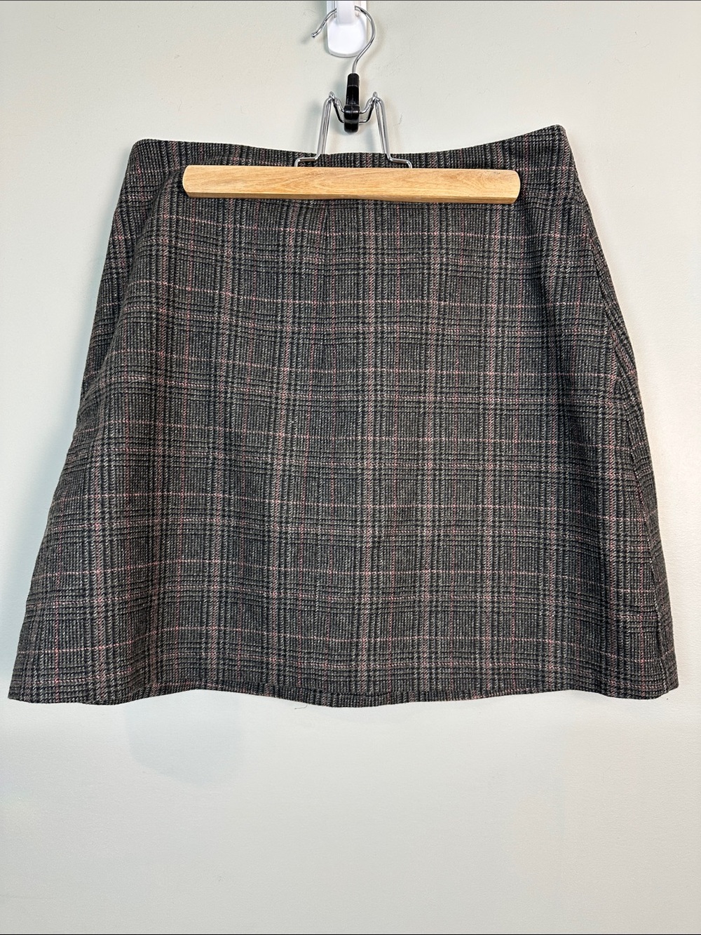 26. Wilfred wool cashmere blend mini skirt.